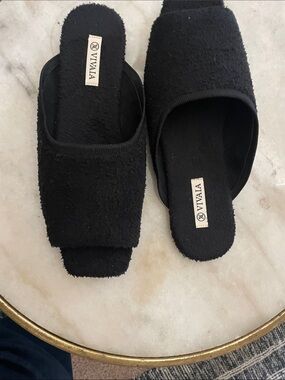 Vivaia open toe textured mule size 39
